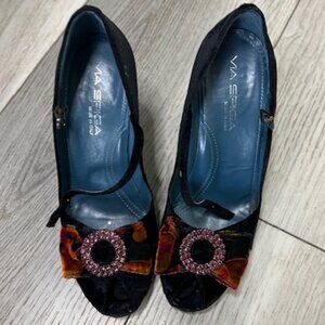 Vintage Via Spiga 7-1/2 velvet platform shoe